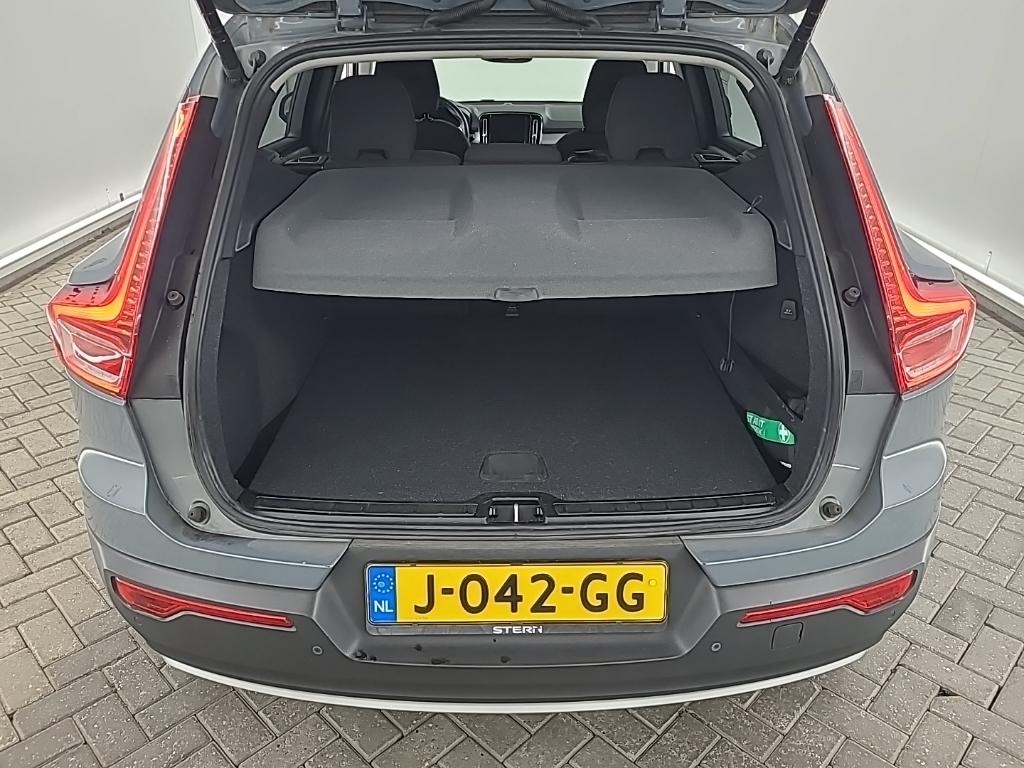 VOLVO XC40 T2 automaat Momentum Pro 5D 95kW photo
