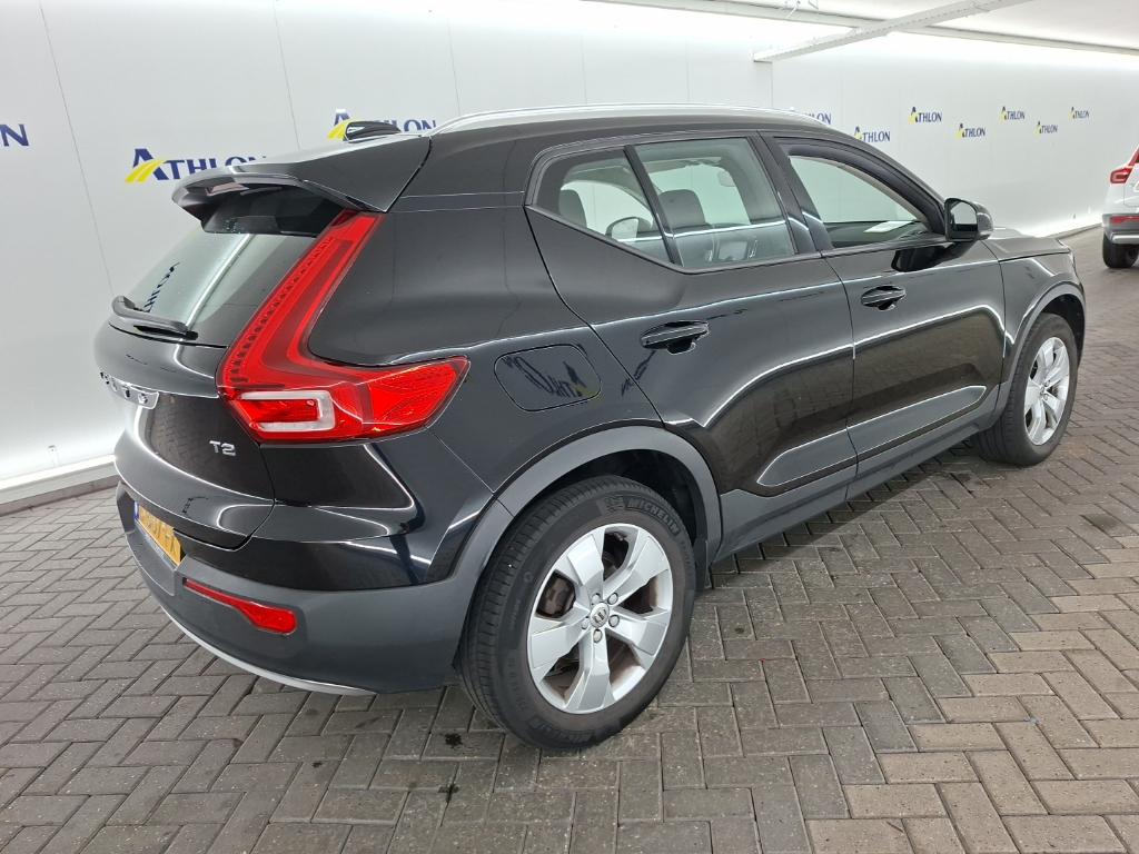 VOLVO XC40 T2 Momentum Pro 5D 95kW photo