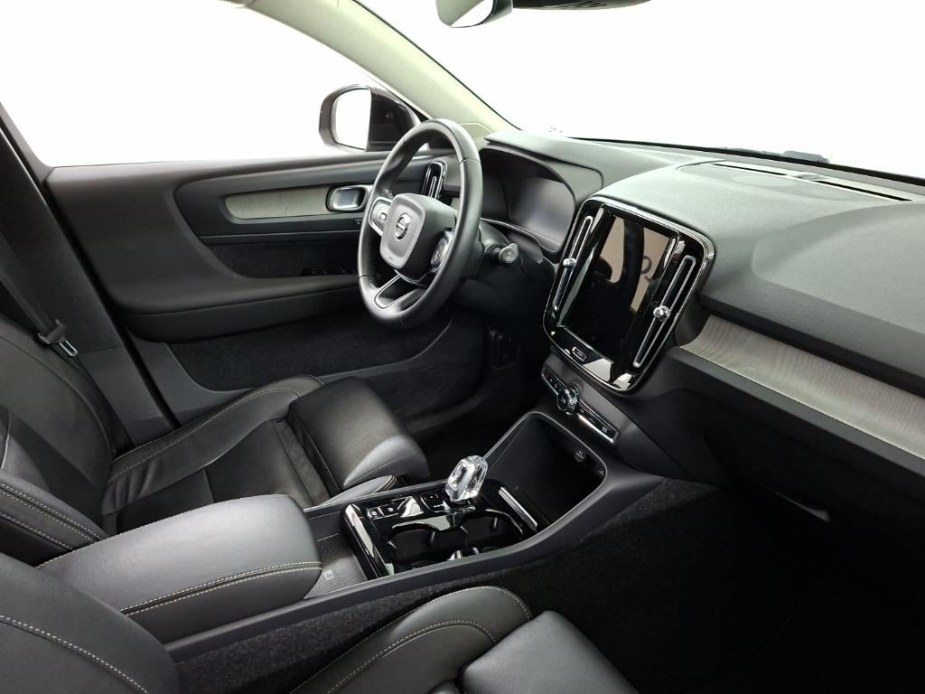 VOLVO XC40 Recharge T5 Inscription 5D 192kW photo