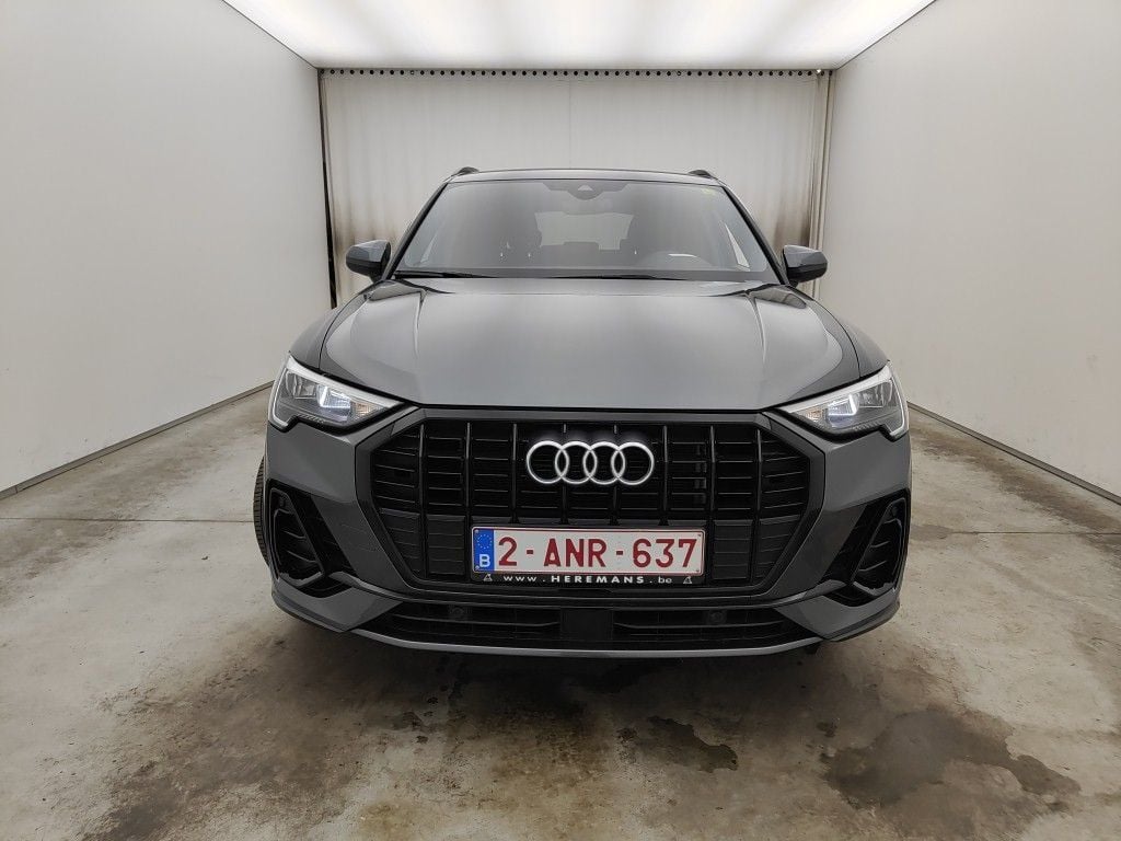 Audi Q3 45 TFSI e S tronic S Line 5d photo