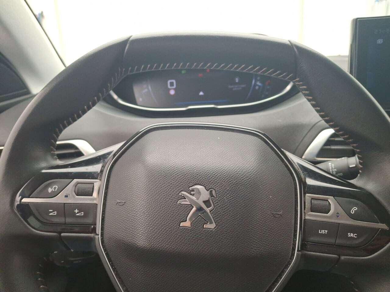PEUGEOT 3008 1.2 PureT. BL Active photo