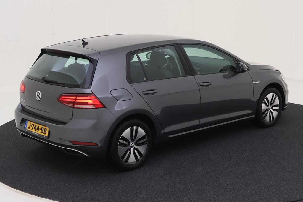 VOLKSWAGEN e-Golf 100 kW photo
