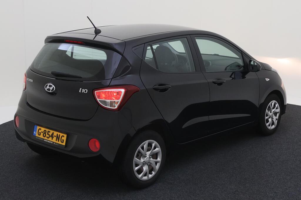 HYUNDAI i10 49 kW photo