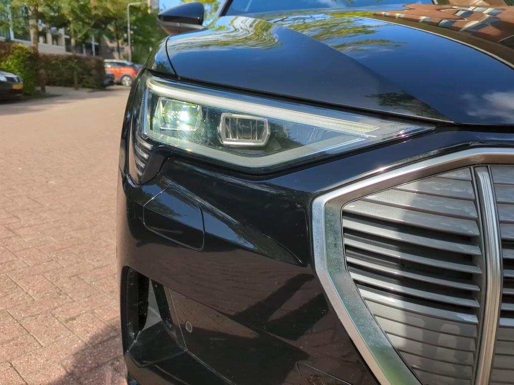 AUDI e-tron 300 kW photo