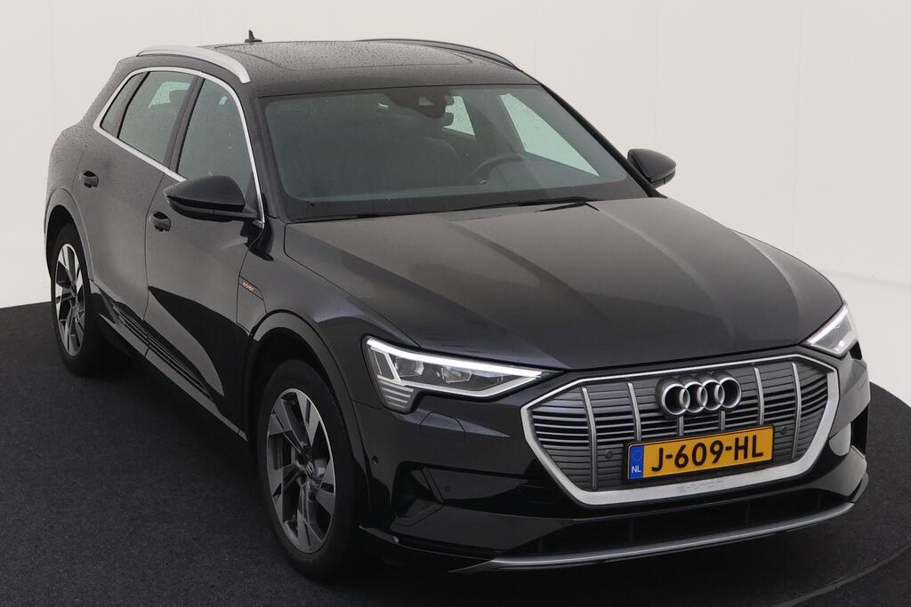 AUDI e-tron 300 kW photo