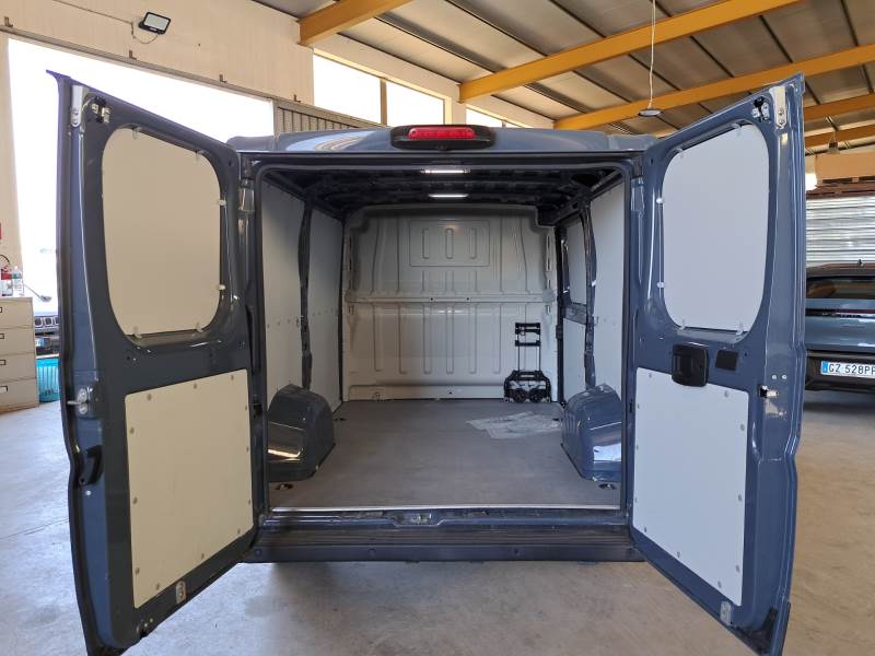 CITROEN JUMPER / 2014 / 4P / FURGONE 30 L1H1 BLUEHDI 120CV photo