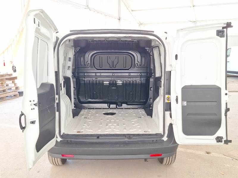 FIAT DOBLÒ CARGO / 2014 / 4P / VETT. FURGONATA CH1 BUSINESS 1.6 MJET 105CV E6D-F SeS photo