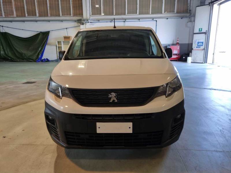 PEUGEOT PARTNER / 2018 / 4P / VETT. FURGONATA L1 BLUEHDI 130CV PREMIUM photo