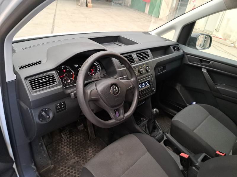 VOLKSWAGEN CADDY / 2015 / 4P / VETT. FURGONATA 2.0 TDI 75CV BUSINESS VAN photo