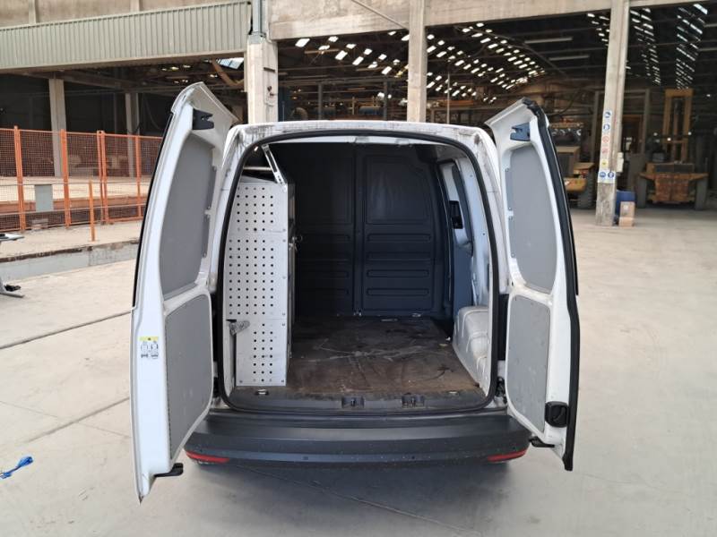 VOLKSWAGEN CADDY / 2015 / 4P / VETT. FURGONATA 2.0 TDI 75CV BUSINESS VAN photo