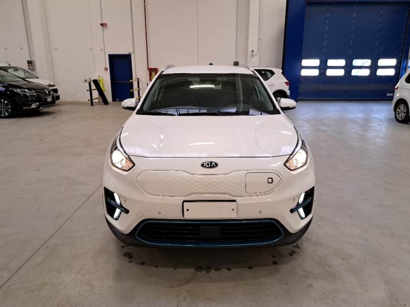 KIA NIRO / 2019 / 5P / BERLINA E-NIRO 64 KWH STYLE photo