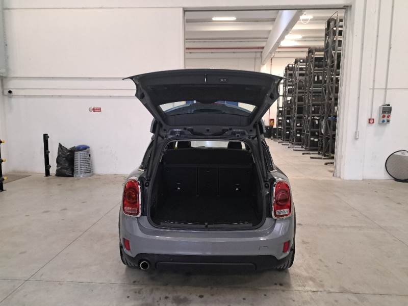MINI COUNTRYMAN / 2016 / 5P / BERLINA COOPER S E ALL4 BUSINESS AUTOM. photo