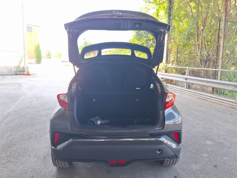 TOYOTA C-HR / 2016 / 5P / SUV 1.8H (122CV) E-CVT DYNAMIC photo