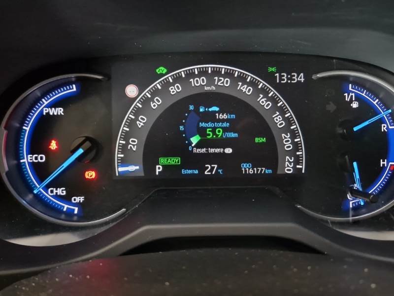 TOYOTA RAV4 / 2018 / 5P / CROSSOVER 2.5 HV 222V E-CVT LOUNGE 4WD photo
