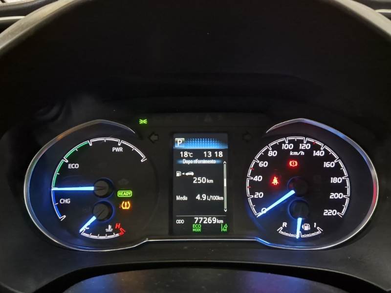 TOYOTA YARIS / 2017 / 5P / BERLINA 1.5 HYBRID BUSINESS photo