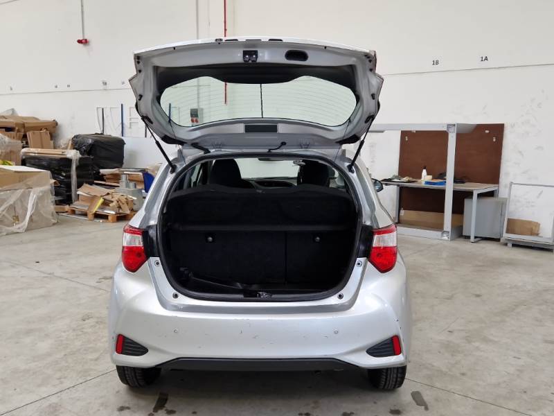 TOYOTA YARIS / 2017 / 5P / BERLINA 1.5 HYBRID BUSINESS photo