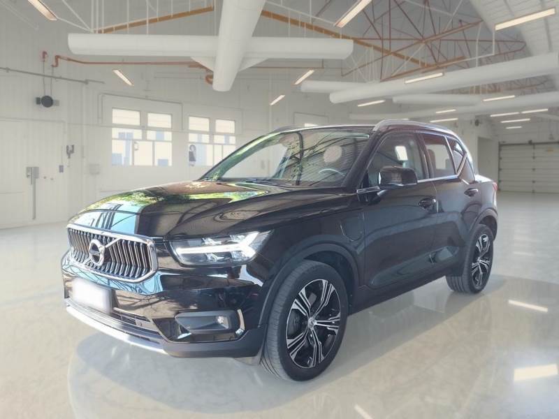 VOLVO XC40 / 2017 / 5P / SUV T4 PLUG-IN HYBRID AUTO RECH INSCRIP EXPR
