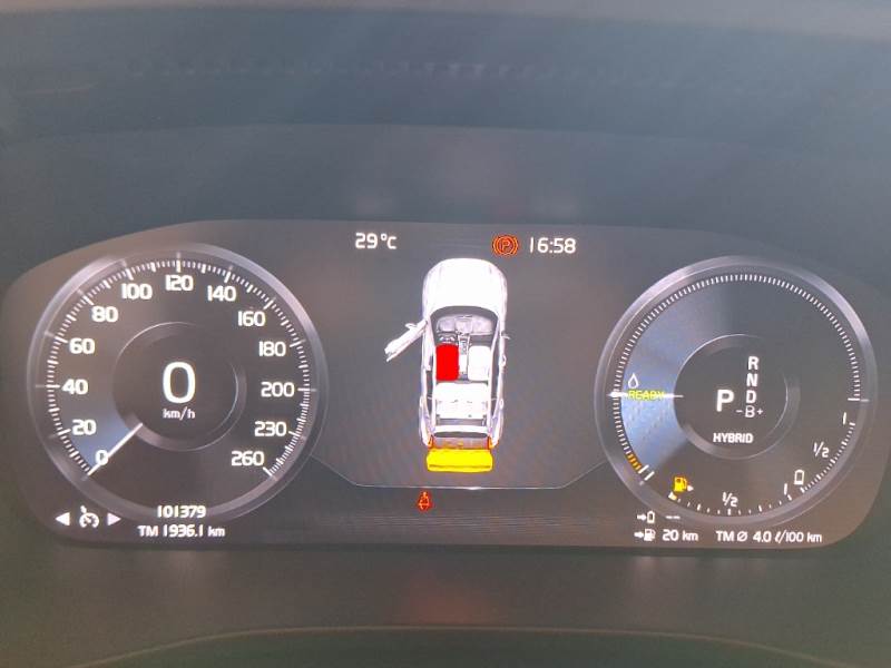 VOLVO XC40 / 2017 / 5P / SUV T4 PLUG-IN HYBRID AUTO RECH INSCRIP EXPR photo