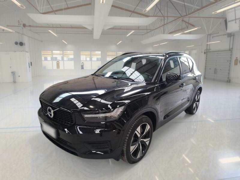 VOLVO XC40 / 2017 / 5P / SUV T4 PLUG-IN HYBRID AUTO RECHARGE R-DESIGN