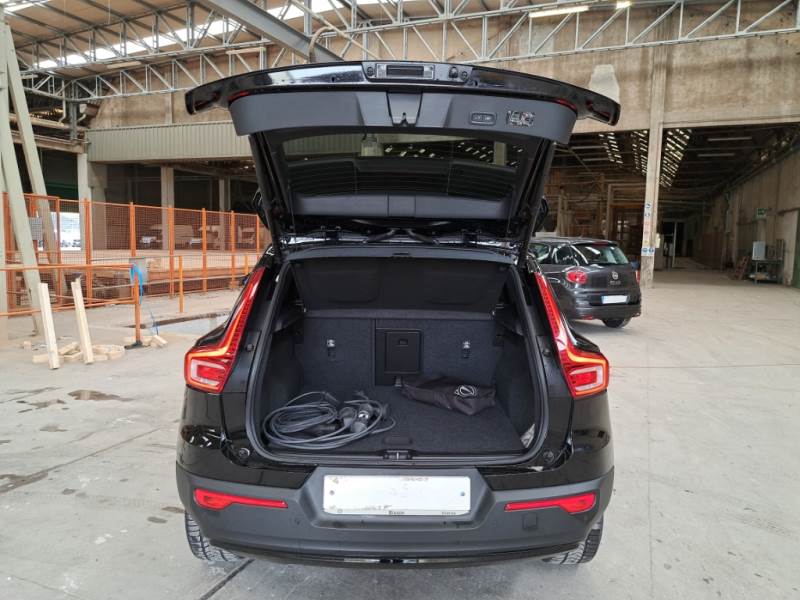 VOLVO XC40 / 2017 / 5P / SUV T4 PLUG-IN HYBRID AUTO RECHARGE R-DESIGN photo