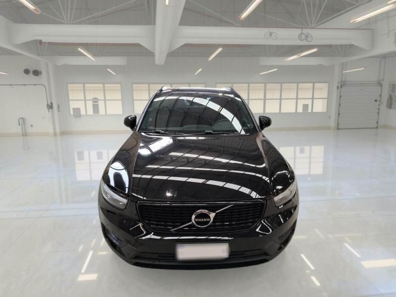 VOLVO XC40 / 2017 / 5P / SUV T4 PLUG-IN HYBRID AUTO RECHARGE R-DESIGN photo