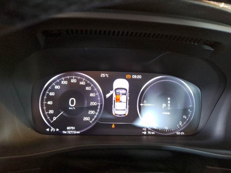 VOLVO XC40 / 2017 / 5P / SUV T5 PLUG-IN HYBRID AUTO RECH INSCRIP EXPR photo