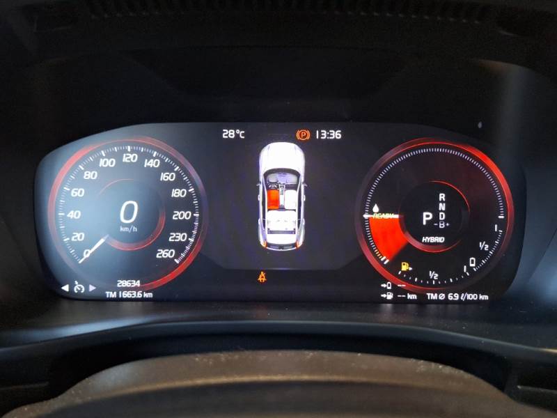 VOLVO XC40 / 2021 / 5P / SUV T5 RECHARGE PLUG-IN AUTO CORE photo