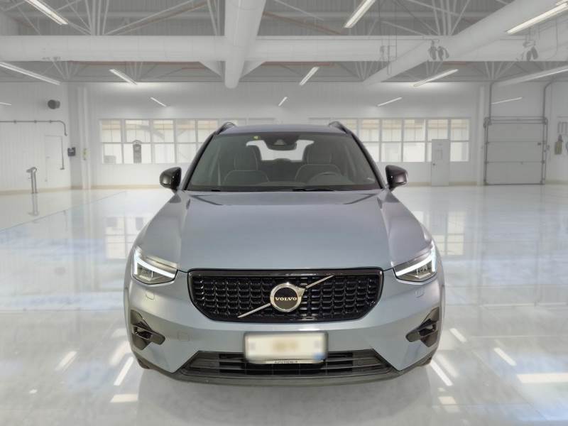 VOLVO XC40 / 2021 / 5P / SUV T4 RECHARGE PLUG-IN AUTO ULTIMATE DARK photo
