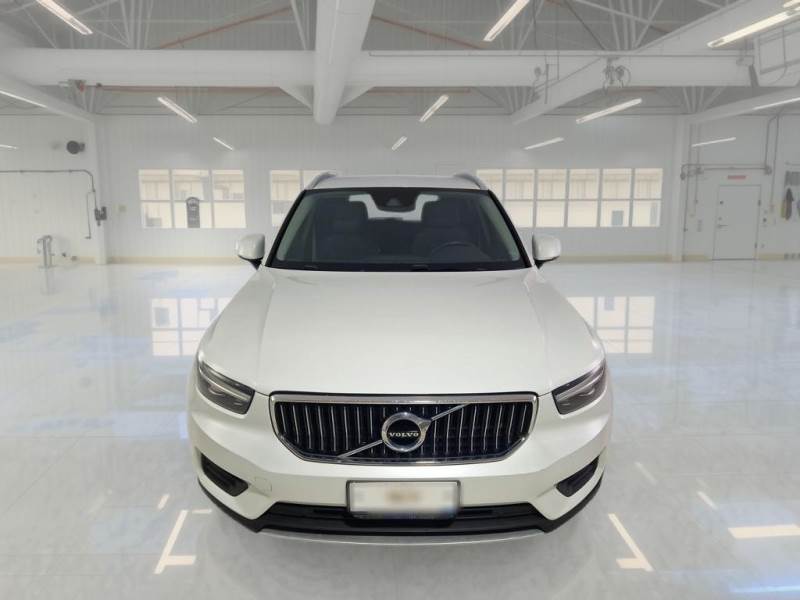 VOLVO XC40 / 2017 / 5P / SUV T4 PLUG-IN HYBRID AUTO RECH INSCRIP EXPR photo