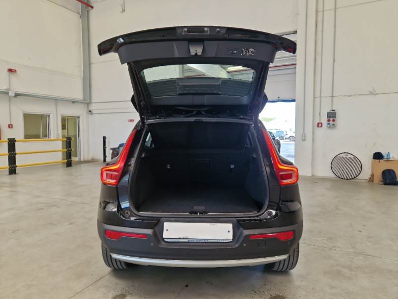 VOLVO XC40 / 2017 / 5P / SUV T5 PLUG-IN HYBRID AUTO RECHARGE INSCR. photo