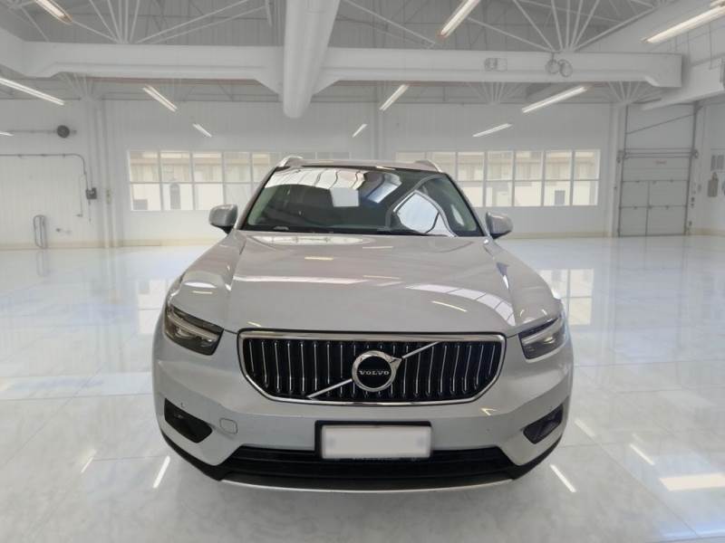 VOLVO XC40 / 2017 / 5P / SUV T4 PLUG-IN HYBRID AUTO RECH INSCRIP EXPR photo