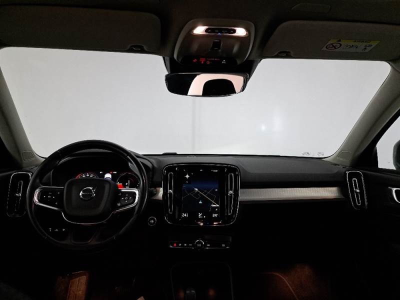 VOLVO XC40 / 2017 / 5P / SUV T5 PLUG-IN HYBRID AUTO RECH INSCRIP EXPR photo