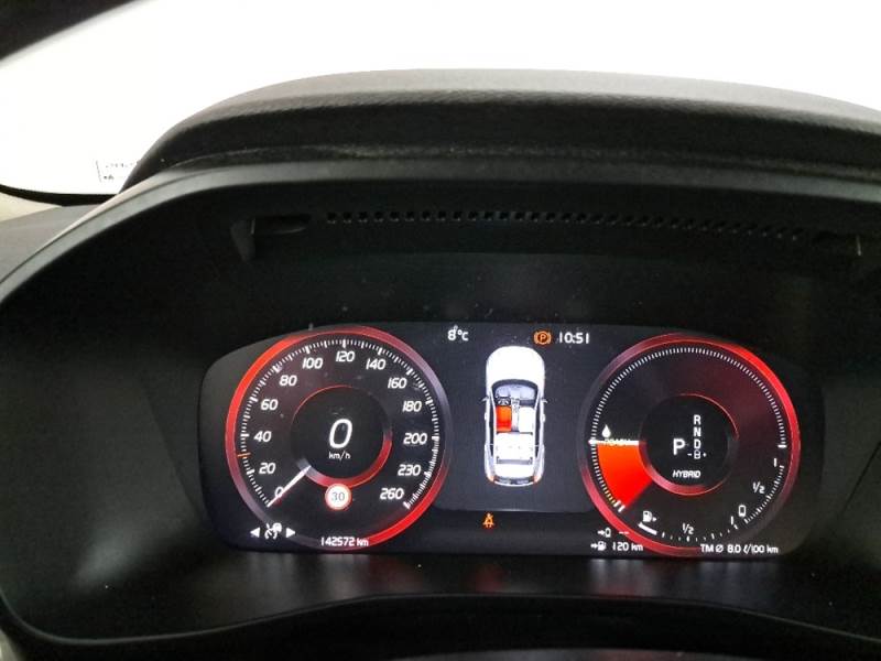 VOLVO XC40 / 2017 / 5P / SUV T5 PLUG-IN HYBRID AUTO RECH INSCRIP EXPR photo