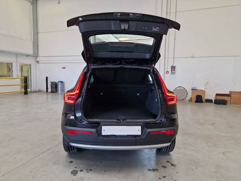 VOLVO XC40 / 2017 / 5P / SUV T5 PLUG-IN HYBRID AUTO RECHARGE INSCR. photo