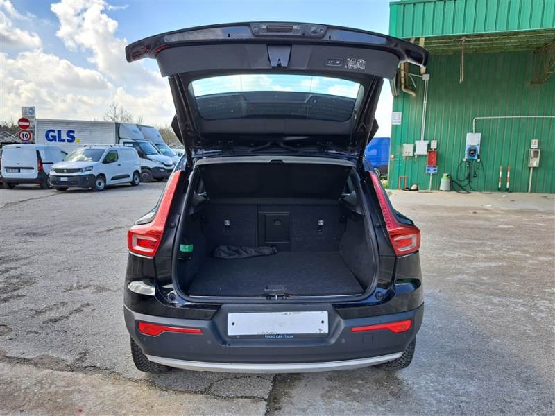 VOLVO XC40 / 2017 / 5P / SUV T5 PLUG-IN HYBRID AUTO RECHARGE INSCR. photo