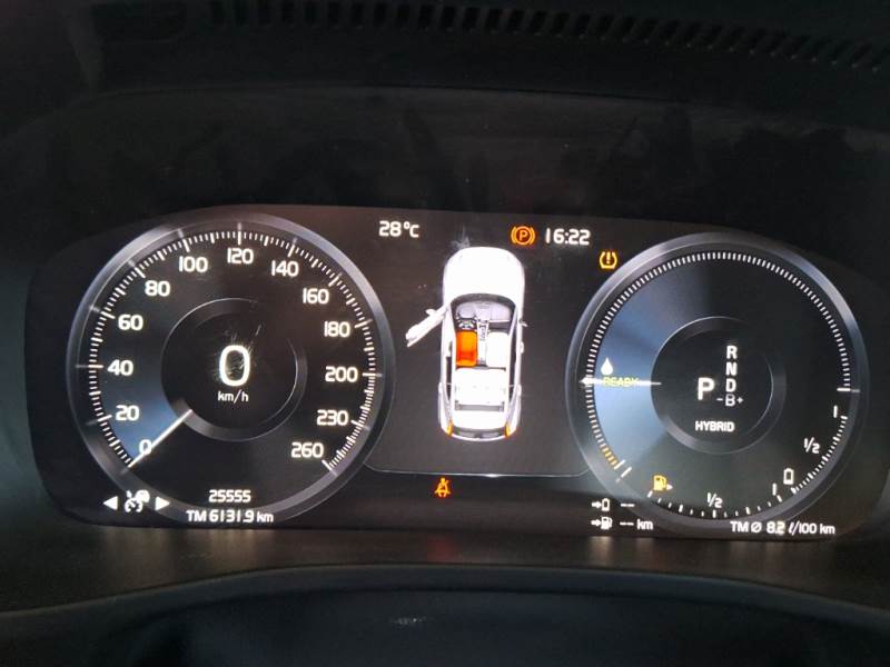 VOLVO XC40 / 2017 / 5P / SUV T4 PLUG-IN HYBRID AUTO RECH INSCRIP EXPR photo