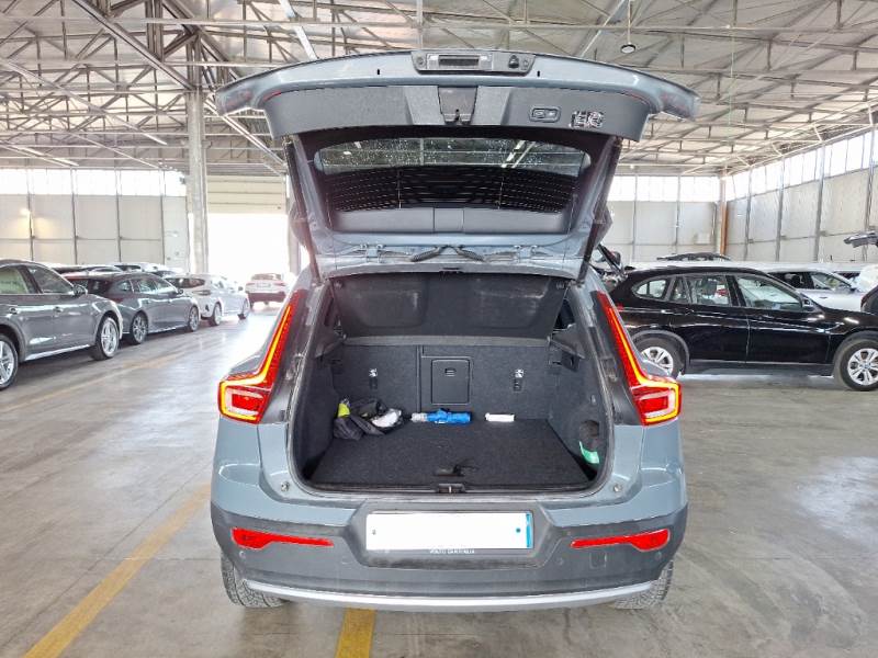 VOLVO XC40 / 2017 / 5P / SUV T4 PLUG-IN HYBRID AUTO RECH INSCRIP EXPR photo