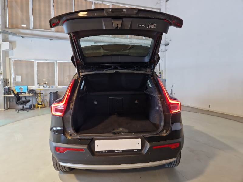 VOLVO XC40 / 2017 / 5P / SUV T5 PLUG-IN HYBRID AUTO RECH INSCRIP EXPR photo