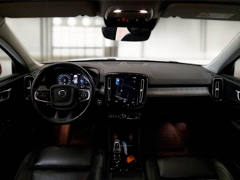 VOLVO XC40 / 2017 / 5P / SUV T5 PLUG-IN HYBRID AUTO RECHARGE INSCR. photo