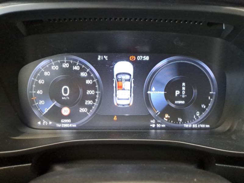 VOLVO XC40 / 2017 / 5P / SUV T5 PLUG-IN HYBRID AUTO RECHARGE INSCR. photo