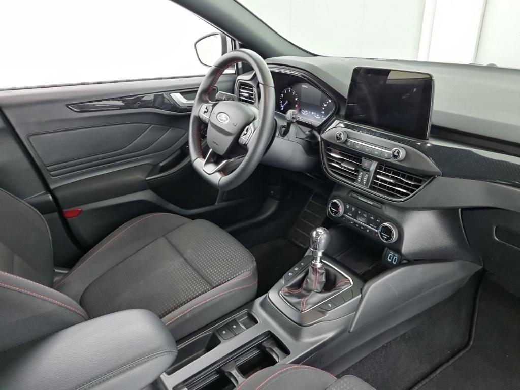 FORD Focus Wagon 1.0 EcoBo Hybrid 125pk ST-Line Bus Wagon 5D photo