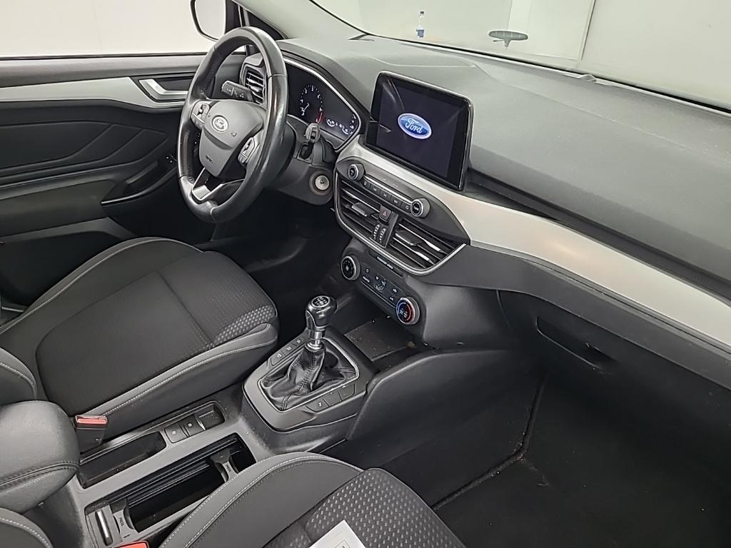 FORD Focus hatchback 1.5 EcoBlue 120pk Trend Edition Business 5D photo