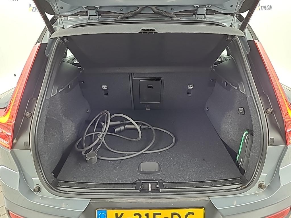 VOLVO XC40 Recharge P8 AWD 5D 300kW photo