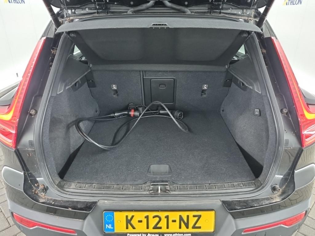 VOLVO XC40 Recharge P8 AWD 5D 300kW photo