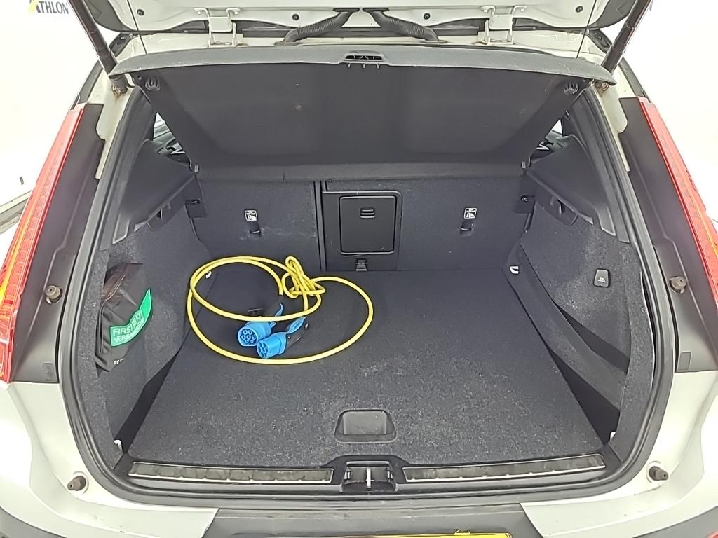 VOLVO XC40 T5 Twin Engine Geartronic R-Design 5D 192kW photo