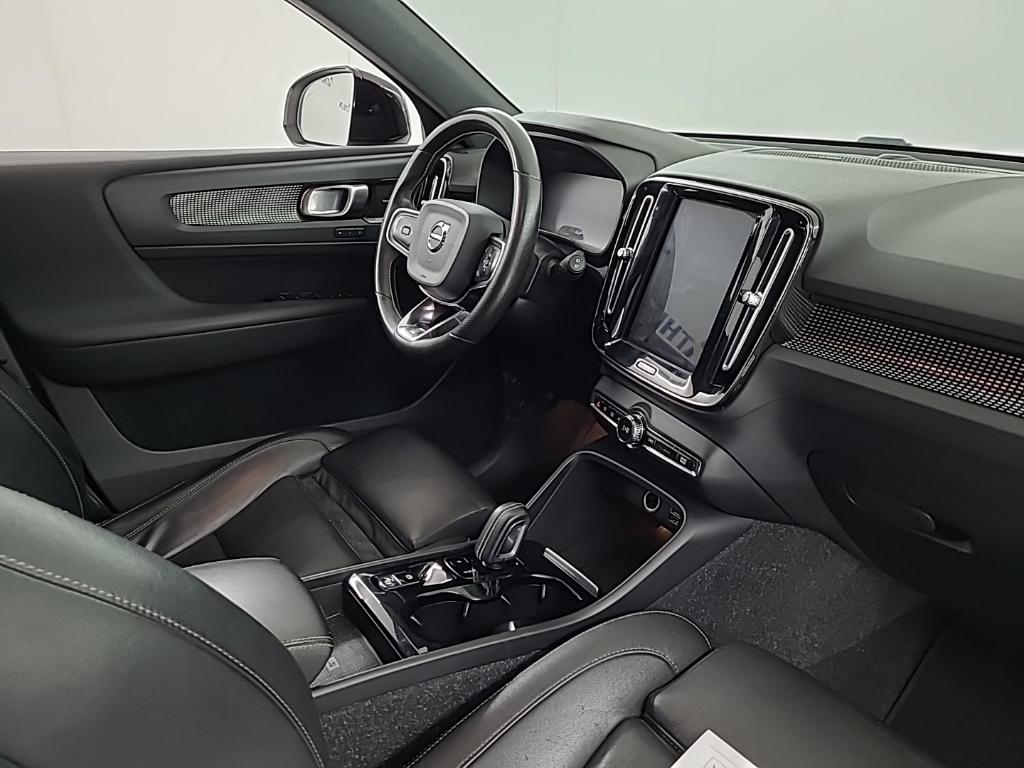 VOLVO XC40 T5 Twin Engine Geartronic R-Design 5D 192kW photo