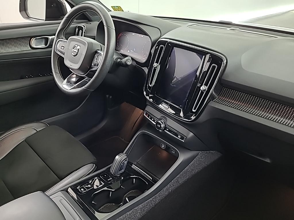 VOLVO XC40 B4 automaat R-Design 5D 145kW photo