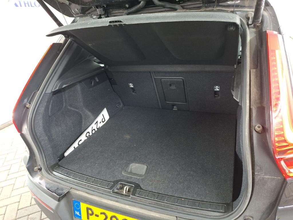 VOLVO XC40 B3 automaat Momentum Business 5D 120kW photo