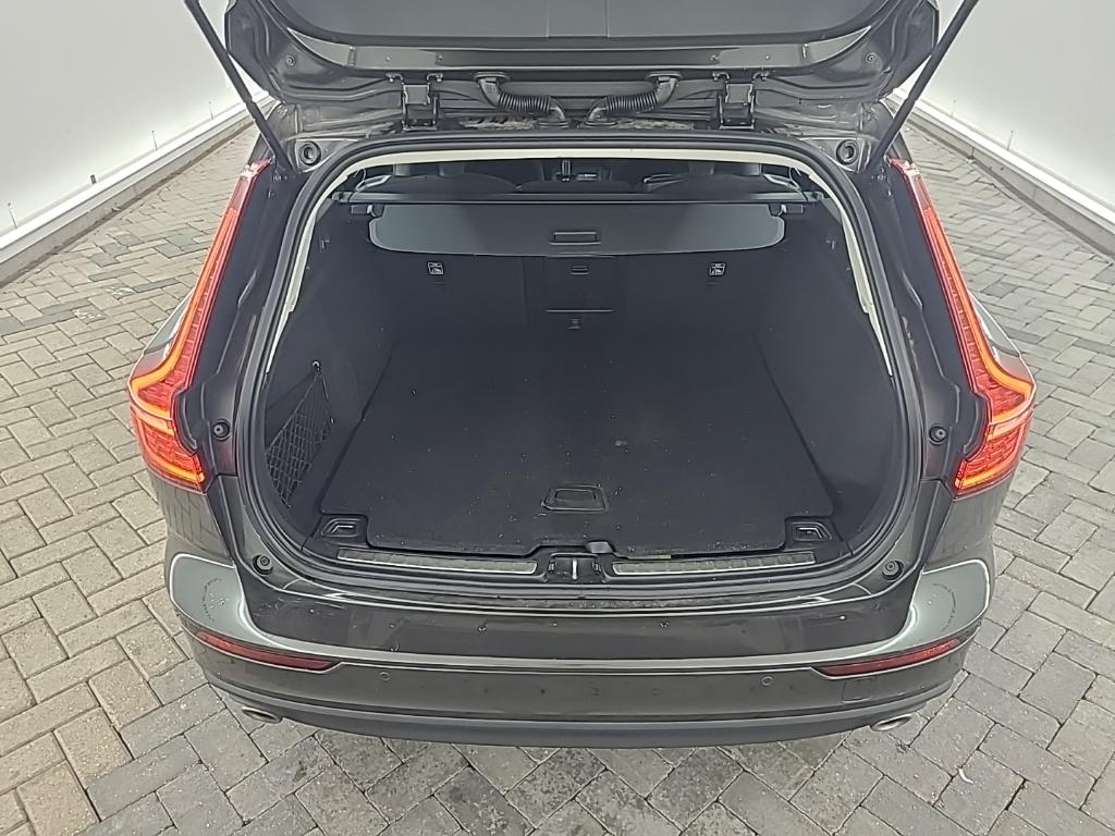 VOLVO V60 B3 Automaat Momentum 5D 120kW photo