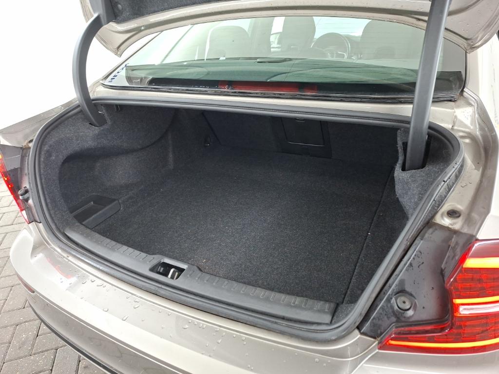 VOLVO S60 B4 Automaat R-Design 4D 145kW photo